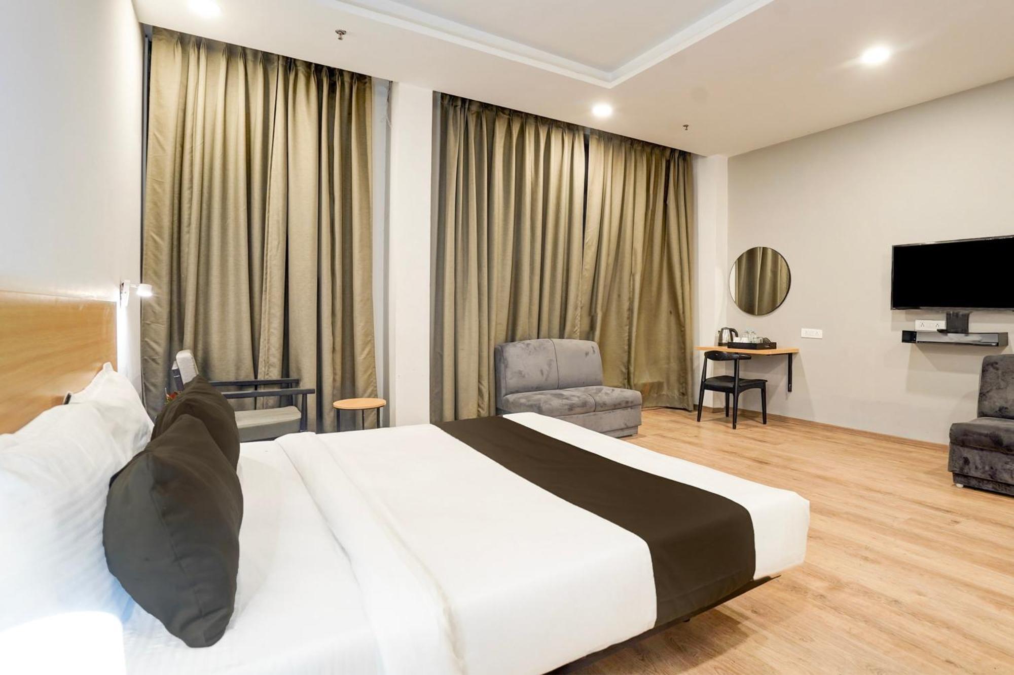 Hotel Super Townhouse Gomti Nagar Matiyari Chinhat Exteriér fotografie