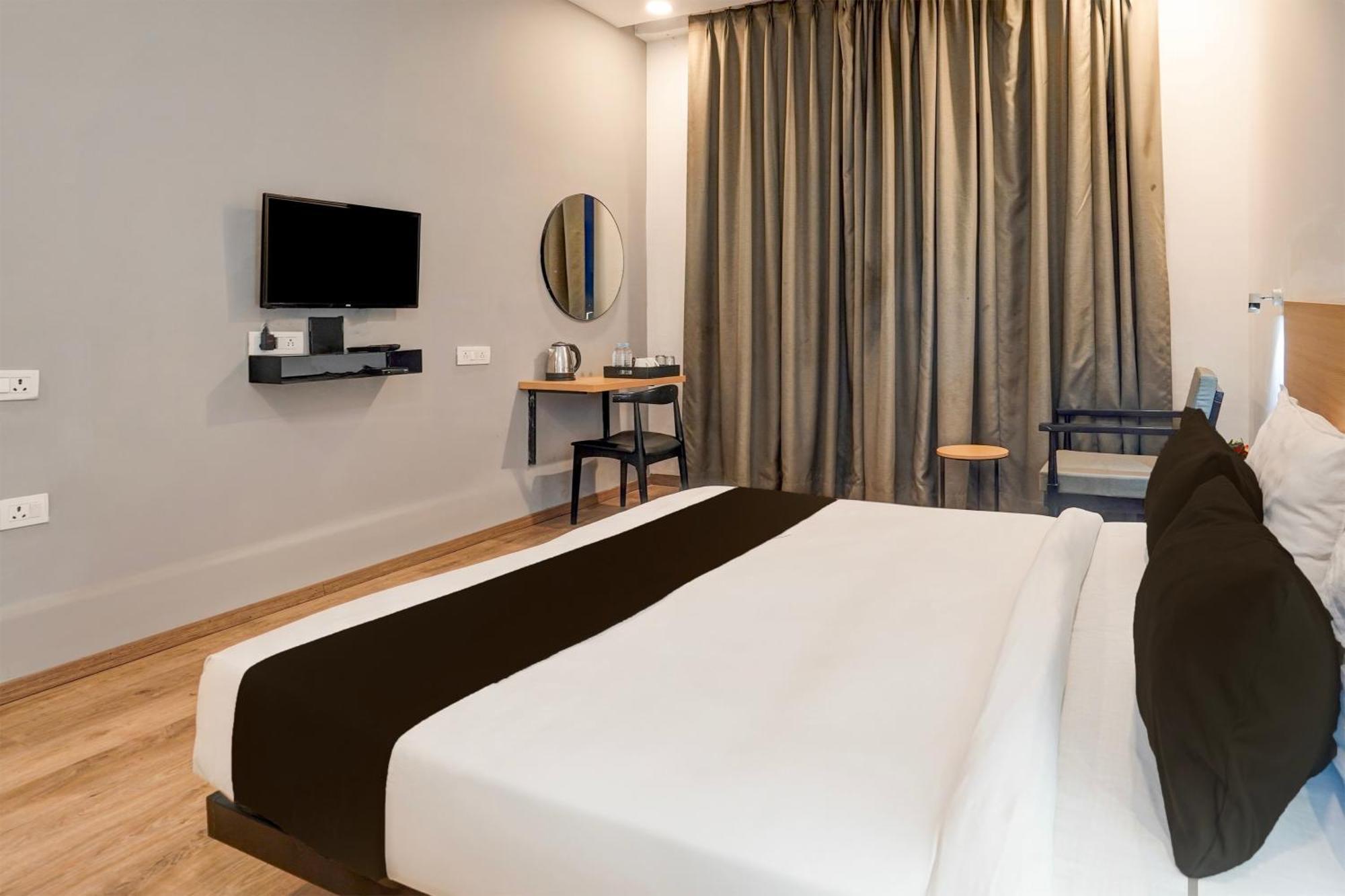 Hotel Super Townhouse Gomti Nagar Matiyari Chinhat Exteriér fotografie
